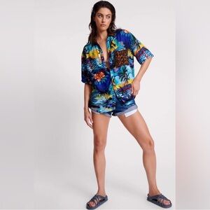 NWT One Teaspoon Utopia Leopard Print
Hawaiian Shirt, Size XL